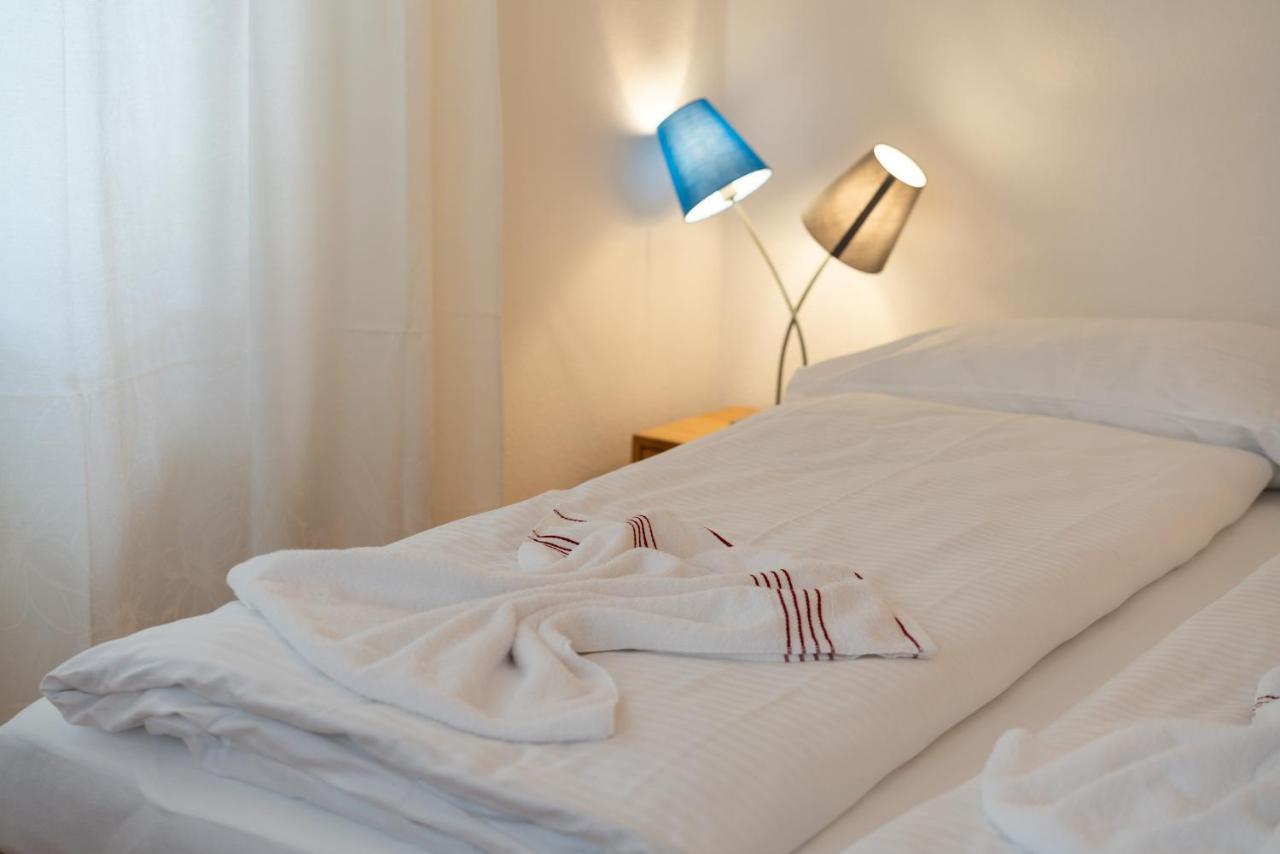 Between Lakes Apartments - 54 อินเทอร์ลาเคน ภายนอก รูปภาพ